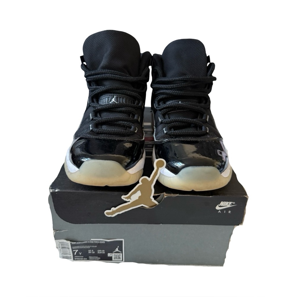 Jordan 11 Retro Mid Jubilee 25th Anniversary 7 GS 8.5W Black Patent Youth Shoe